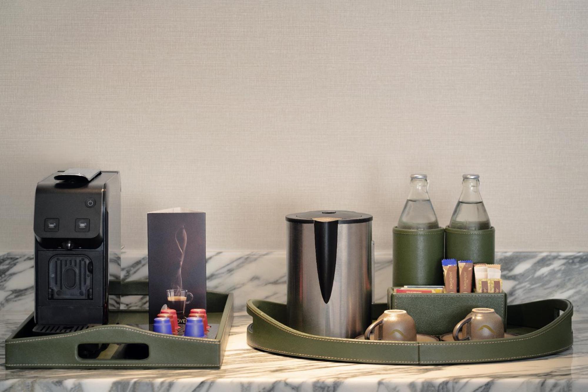 Moevenpick Hotel Bangkok Ploenchit Bdms Eksteriør billede