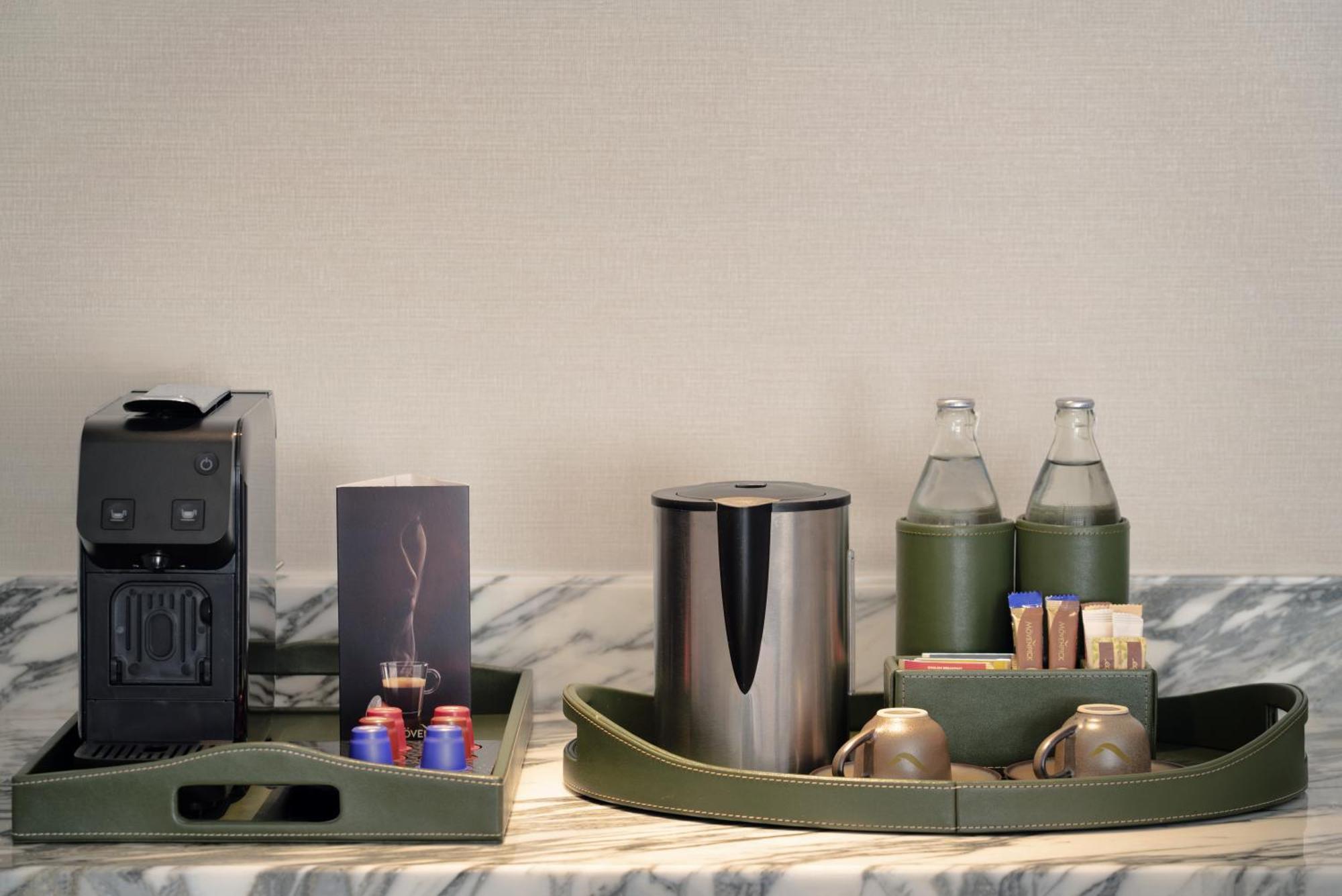 Moevenpick Hotel Bangkok Ploenchit Bdms Eksteriør billede